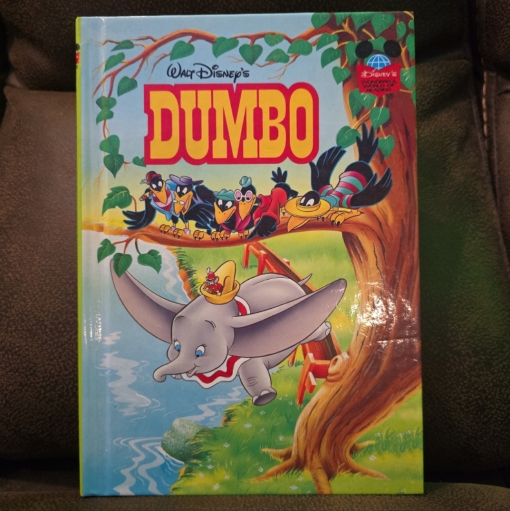 Walt Disney’s Dumbo Hardcover Children’s Book – 1996